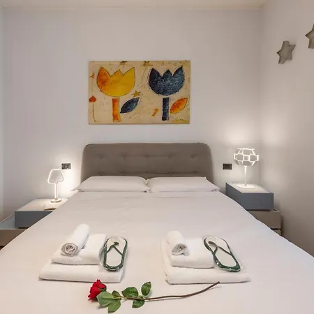 Apartment Bnbutler - Stromboli, 22 - Ampio, Luminoso Ed Elegante Milan